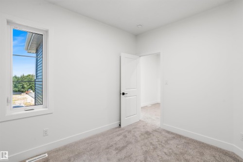 815 158 Avenue Ne, Edmonton, AB - Indoor Photo Showing Other Room
