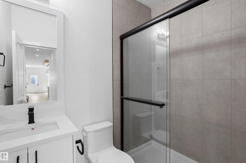 815 158 Avenue Ne, Edmonton, AB - Indoor Photo Showing Bathroom