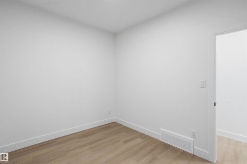 815 158 Avenue Ne, Edmonton, AB - Indoor Photo Showing Other Room