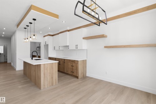 815 158 Avenue Ne, Edmonton, AB - Indoor Photo Showing Kitchen