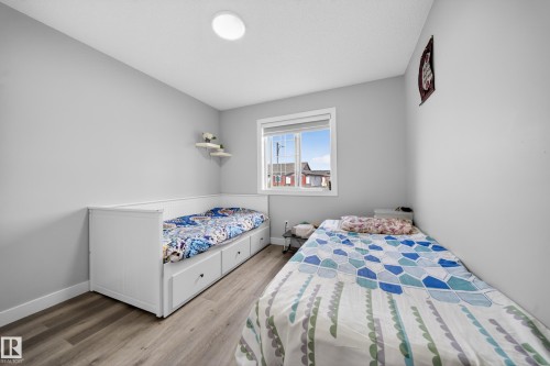 3752 12 Street, Edmonton, AB - Indoor Photo Showing Bedroom