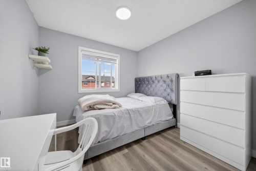 3752 12 Street, Edmonton, AB - Indoor Photo Showing Bedroom