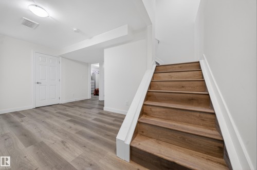 3752 12 Street, Edmonton, AB - Indoor Photo Showing Other Room