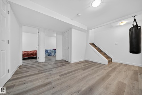 3752 12 Street, Edmonton, AB - Indoor Photo Showing Other Room