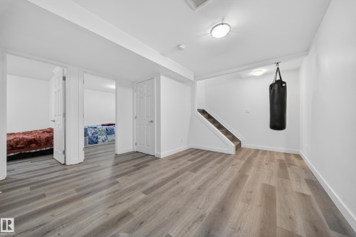 3752 12 Street, Edmonton, AB - Indoor Photo Showing Other Room