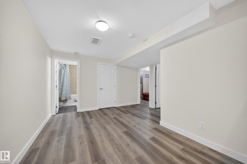 3752 12 Street, Edmonton, AB - Indoor Photo Showing Other Room