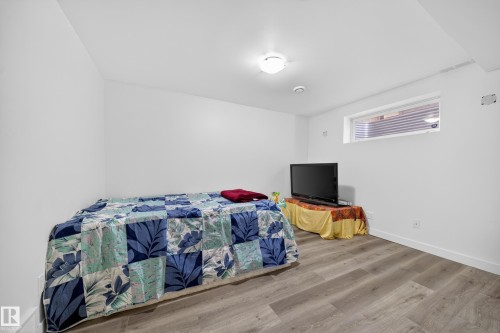 3752 12 Street, Edmonton, AB - Indoor Photo Showing Bedroom