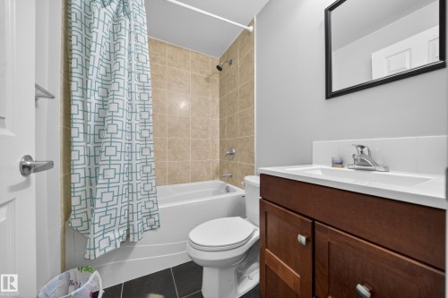 3752 12 Street, Edmonton, AB - Indoor Photo Showing Bathroom