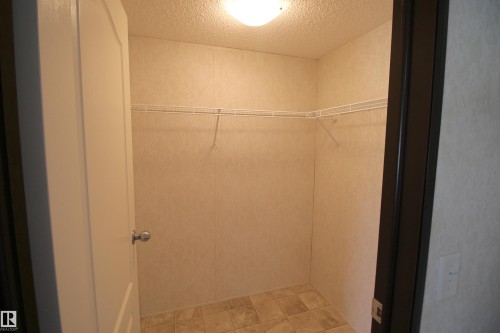 41- 5220 44 Avenue, Calmar, AB - Indoor