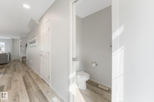 6603 64 Avenue, Beaumont, AB - Indoor