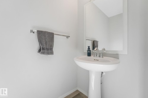 6603 64 Avenue, Beaumont, AB - Indoor Photo Showing Bathroom