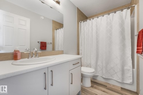 6603 64 Avenue, Beaumont, AB - Indoor Photo Showing Bathroom