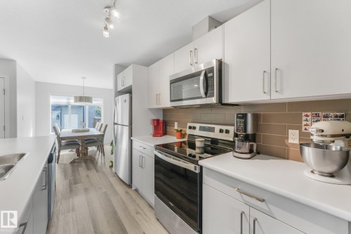 6603 64 Avenue, Beaumont, AB - Indoor Photo Showing Kitchen