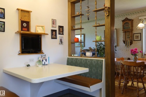 10715 132 Avenue Nw, Edmonton, AB - Indoor Photo Showing Dining Room
