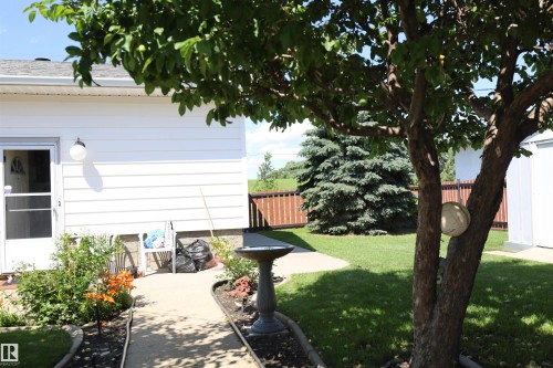 10715 132 Avenue Nw, Edmonton, AB - Outdoor