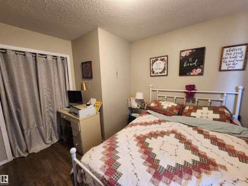 4806 52 Avenue, Elk Point, AB - Indoor Photo Showing Bedroom