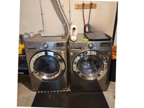 4806 52 Avenue, Elk Point, AB - Indoor Photo Showing Laundry Room