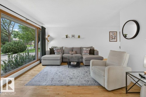 55 Lambert Crescent, St. Albert, AB - Indoor Photo Showing Living Room
