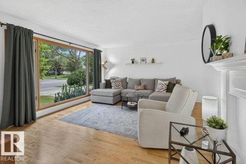 55 Lambert Crescent, St. Albert, AB - Indoor Photo Showing Living Room