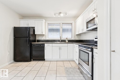 8709 164A Street Nw, Edmonton, AB - Indoor Photo Showing Kitchen