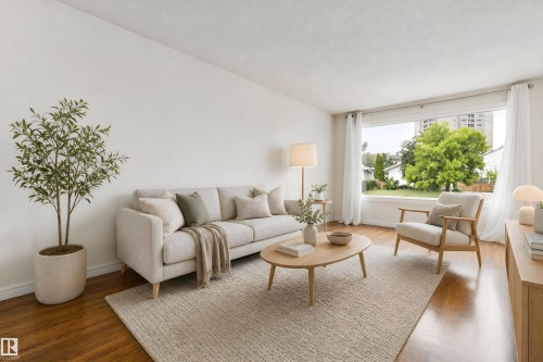 8709 164A Street Nw, Edmonton, AB - Indoor Photo Showing Living Room