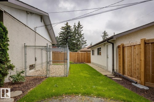 8709 164A Street Nw, Edmonton, AB - Outdoor