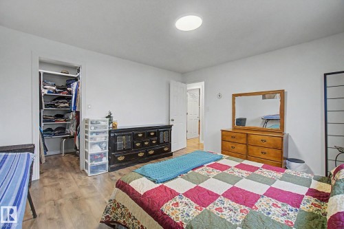 3706 41 Avenue Nw, Edmonton, AB - Indoor Photo Showing Bedroom