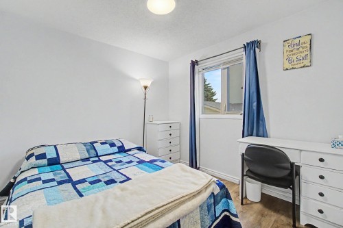 3706 41 Avenue Nw, Edmonton, AB - Indoor Photo Showing Bedroom