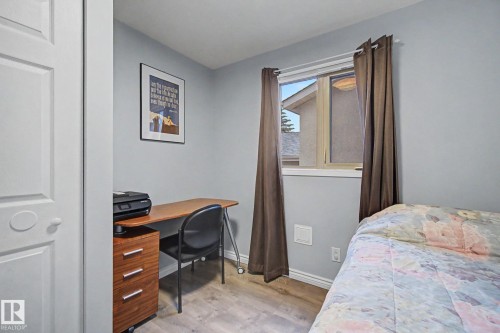 3706 41 Avenue Nw, Edmonton, AB - Indoor Photo Showing Bedroom