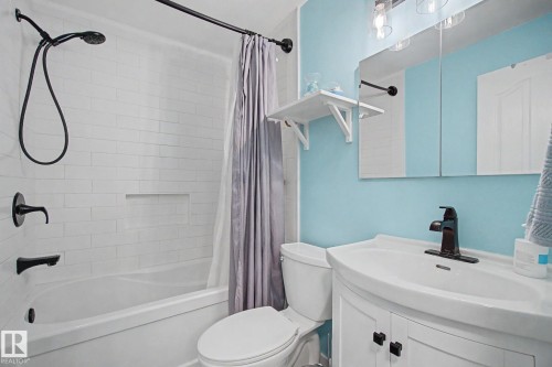 3706 41 Avenue Nw, Edmonton, AB - Indoor Photo Showing Bathroom
