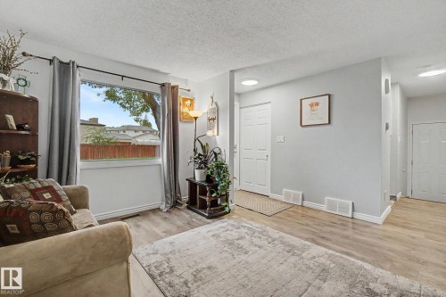 3706 41 Avenue Nw, Edmonton, AB - Indoor Photo Showing Other Room