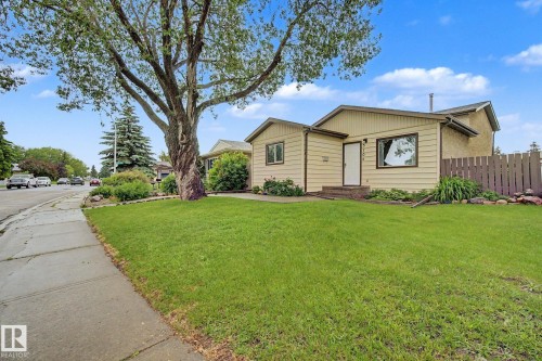 3706 41 Avenue Nw, Edmonton, AB - Outdoor
