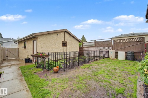 3706 41 Avenue Nw, Edmonton, AB - Outdoor