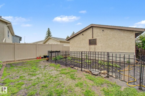 3706 41 Avenue Nw, Edmonton, AB - Outdoor