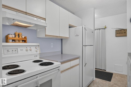 #414 10636 120 St Nw, Edmonton, AB - Indoor Photo Showing Kitchen