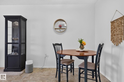 #414 10636 120 St Nw, Edmonton, AB - Indoor Photo Showing Dining Room