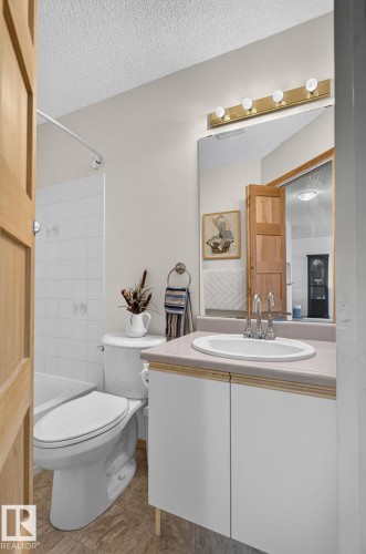 #414 10636 120 St Nw, Edmonton, AB - Indoor Photo Showing Bathroom