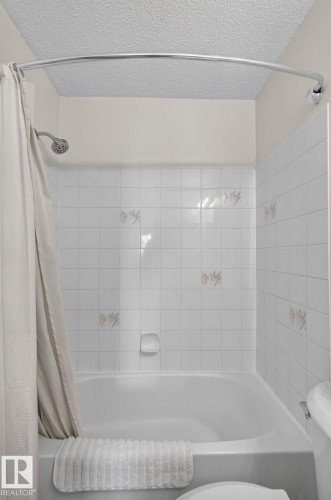#414 10636 120 St Nw, Edmonton, AB - Indoor Photo Showing Bathroom