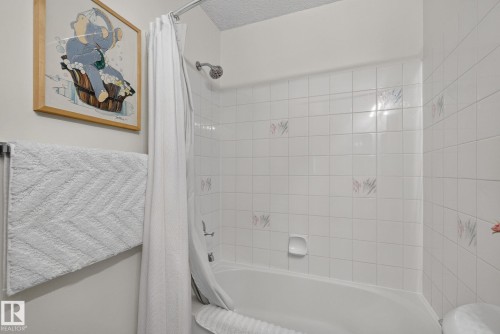 #414 10636 120 St Nw, Edmonton, AB - Indoor Photo Showing Bathroom