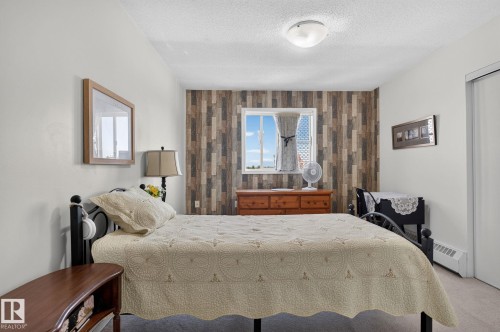 #414 10636 120 St Nw, Edmonton, AB - Indoor Photo Showing Bedroom