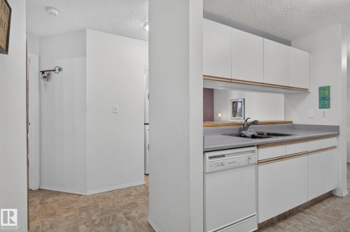#414 10636 120 St Nw, Edmonton, AB - Indoor Photo Showing Kitchen