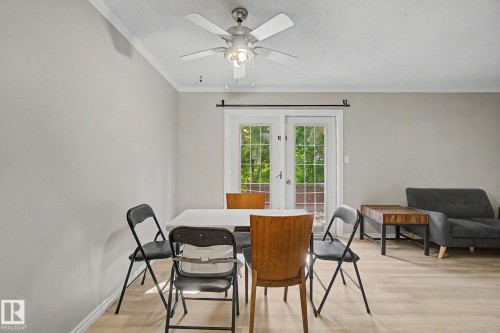 304 Spruce Glen, Spruce Grove, AB - Indoor Photo Showing Dining Room