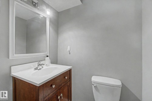 304 Spruce Glen, Spruce Grove, AB - Indoor Photo Showing Bathroom