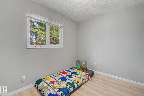 304 Spruce Glen, Spruce Grove, AB - Indoor Photo Showing Bedroom