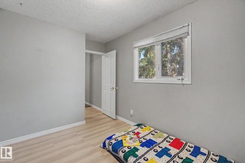 304 Spruce Glen, Spruce Grove, AB - Indoor Photo Showing Bedroom
