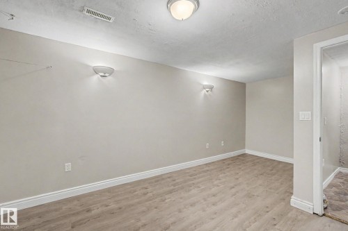 304 Spruce Glen, Spruce Grove, AB - Indoor Photo Showing Other Room