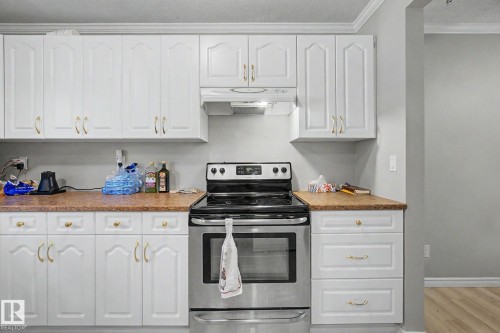 304 Spruce Glen, Spruce Grove, AB - Indoor Photo Showing Kitchen