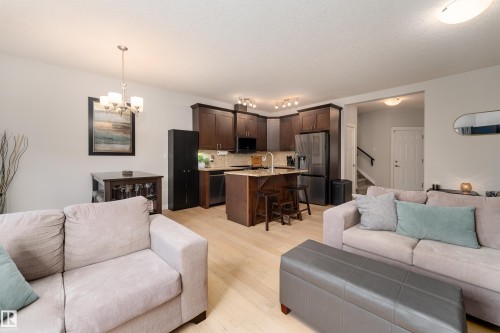 16805 55 Street Nw, Edmonton, AB - Indoor Photo Showing Living Room