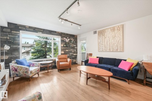 #209 1589 Glastonbury Bv Nw, Edmonton, AB - Indoor Photo Showing Living Room
