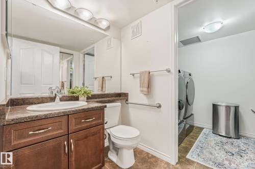 #209 1589 Glastonbury Bv Nw, Edmonton, AB - Indoor Photo Showing Bathroom